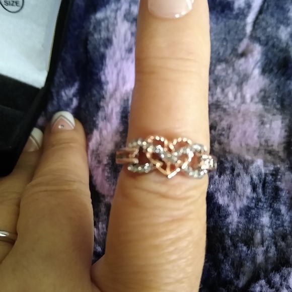 ROSE GOLD AUSTRIAN CRYSTALS RING - Picture 7 of 8